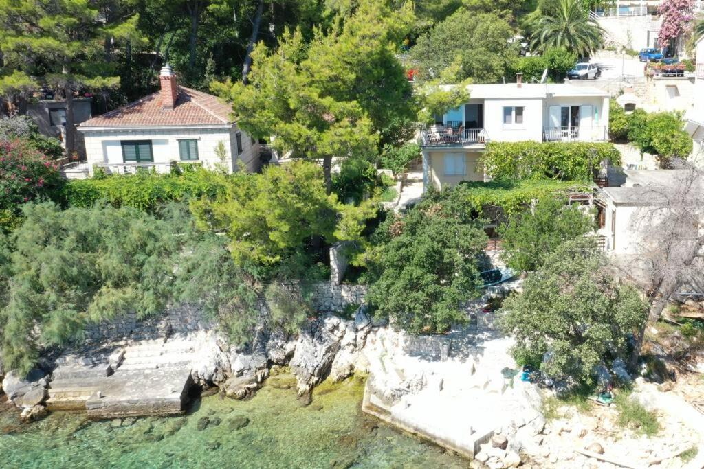 Mljet 2 You - Seafront Apartment 2+2 Sobra Esterno foto